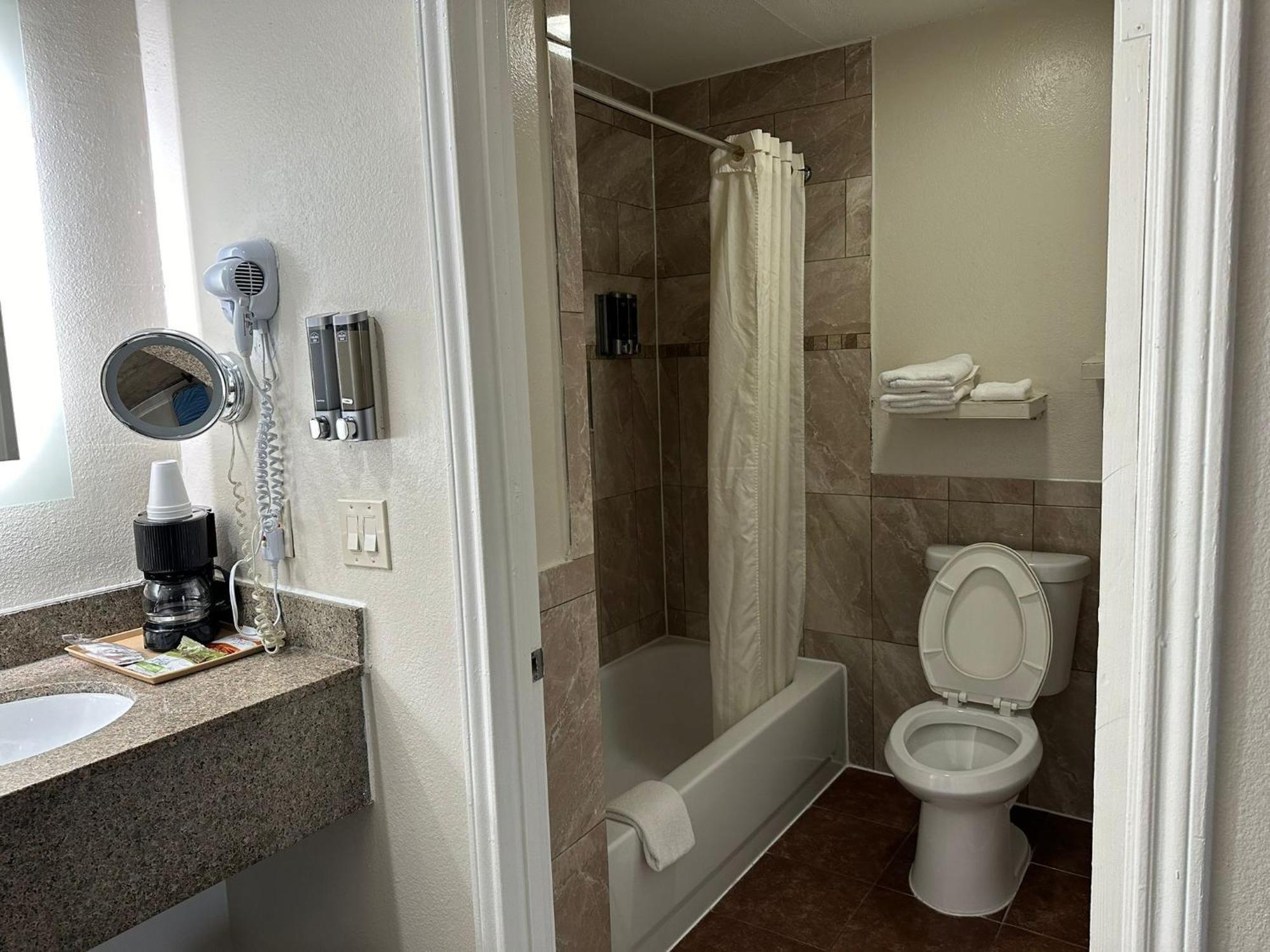 Palace Inn I-45 & Bellfort Houston Bagian luar foto