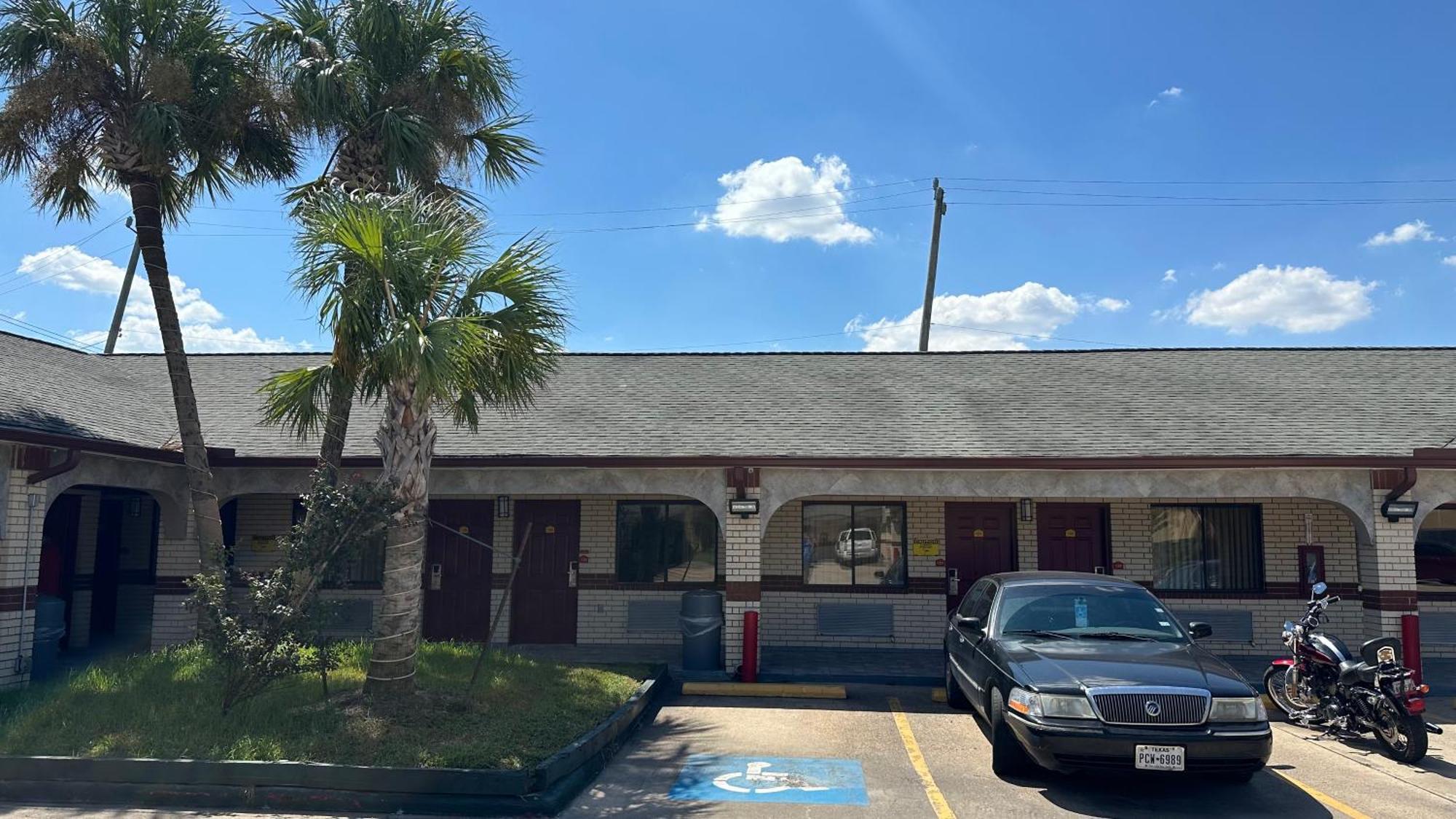 Palace Inn I-45 & Bellfort Houston Bagian luar foto